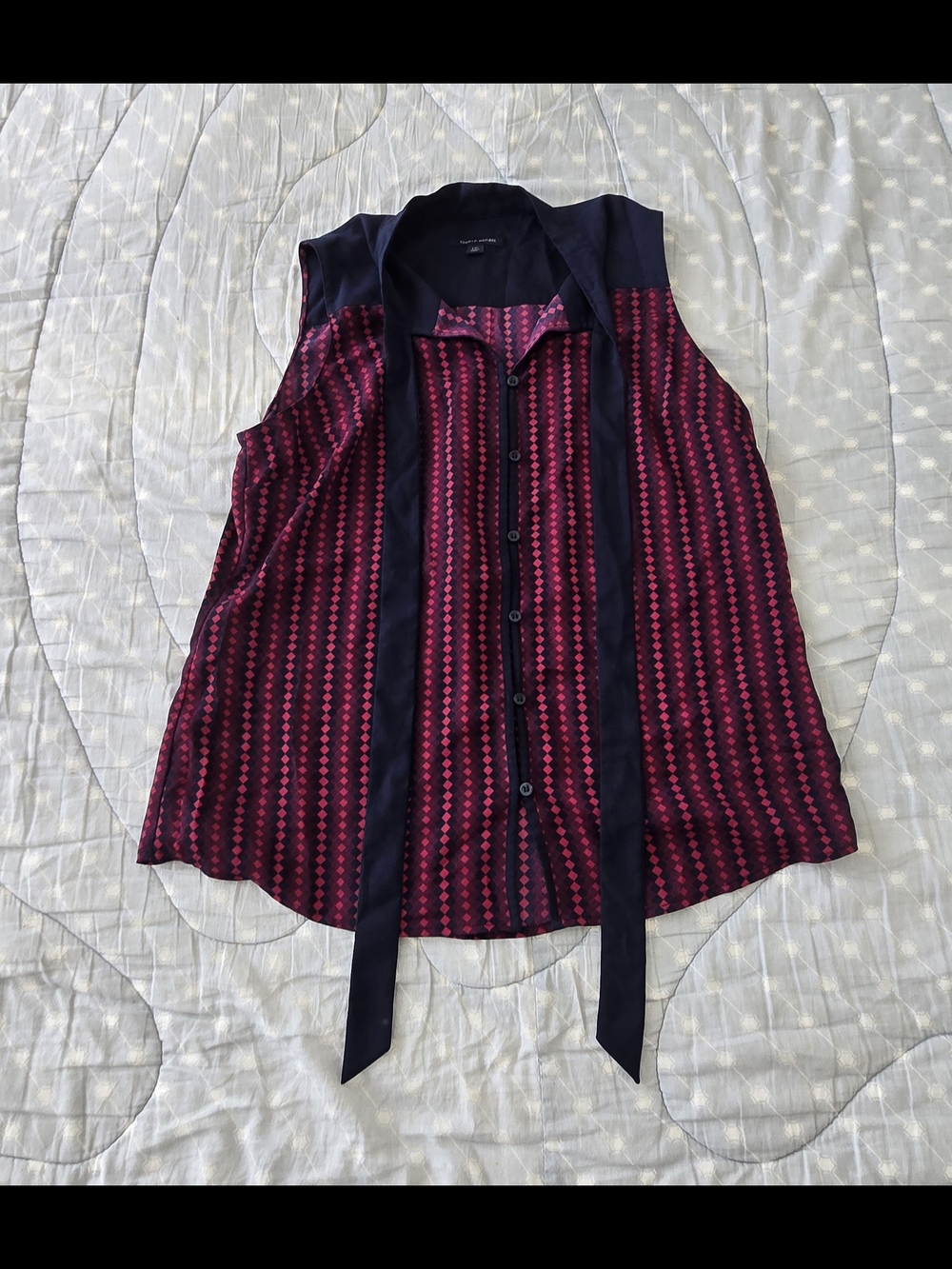Tommy Hilfiger Sleeveless Button-Down Tie-Neck Top in Magenta & Navy